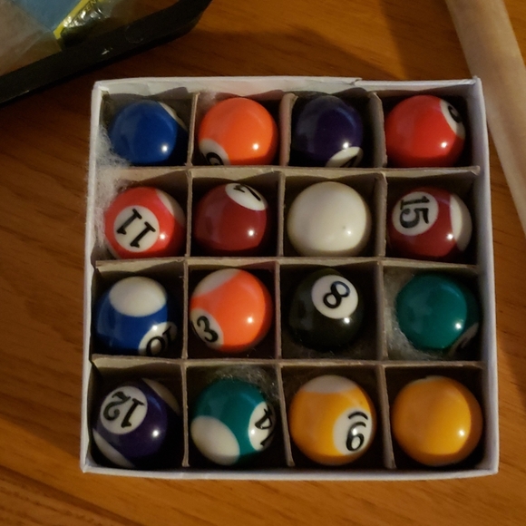 Mini Pool Table - Picture 2 of 4